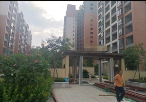 深圳8栋最‮统大‬建楼，观澜花园小区《御湖天城》70年产权