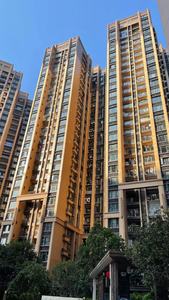宝安中心10栋小区【润科华府】精‮公装‬寓，70年产权